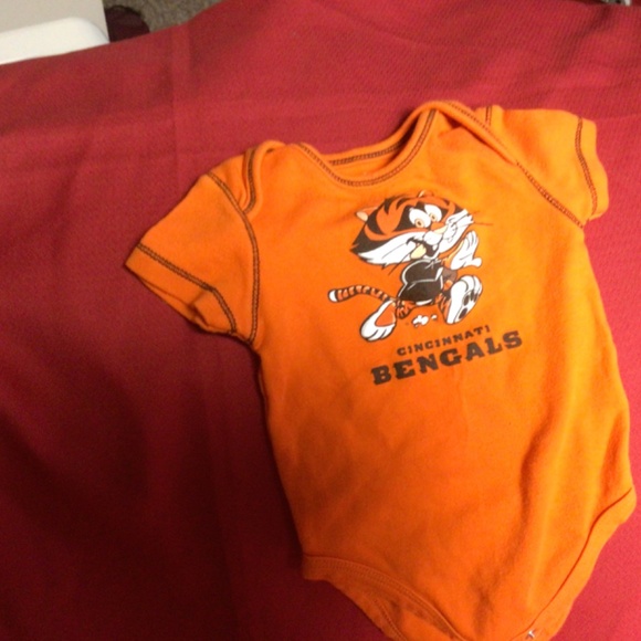 NFL CINCINNATI  BENGALS  onesie - Picture 2 of 2